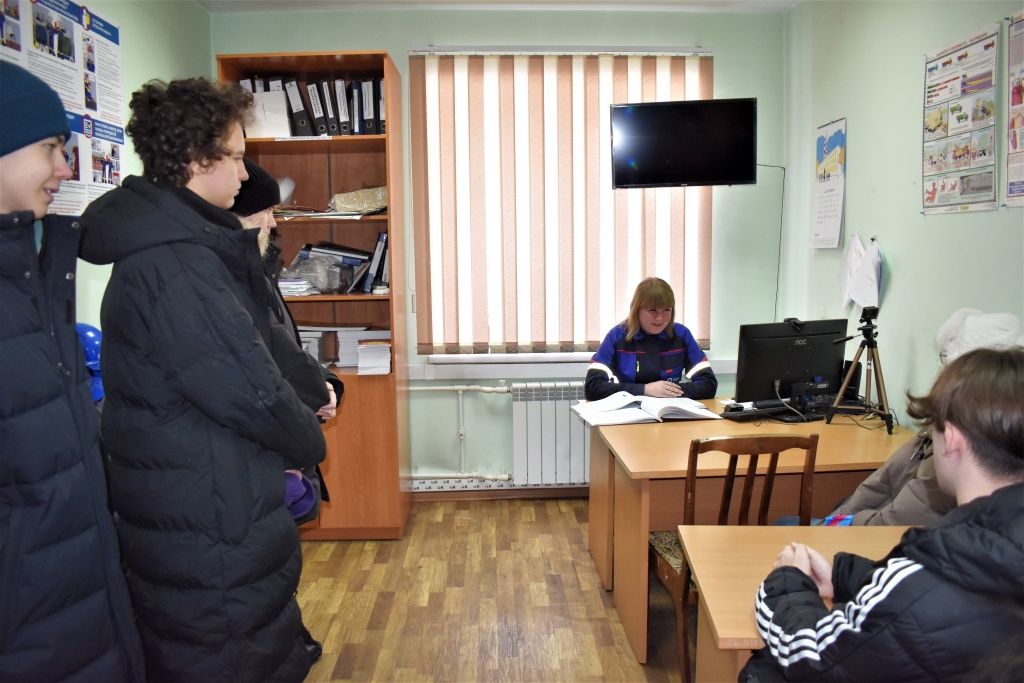 Все экскурсии на энергообъектах начинаются с инструктажа по технике безопасного поведения