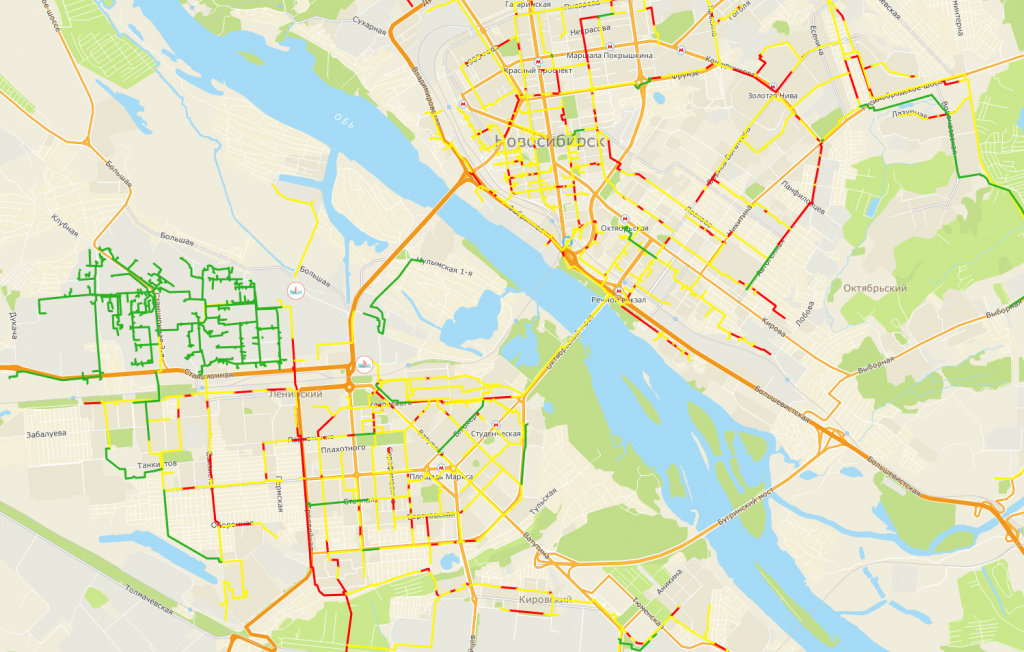 Карта показывает состояние магистральных тепловых сетей. Красные участки — отрезки трубопровода, рекомендуемые к замене в ближайшие годы