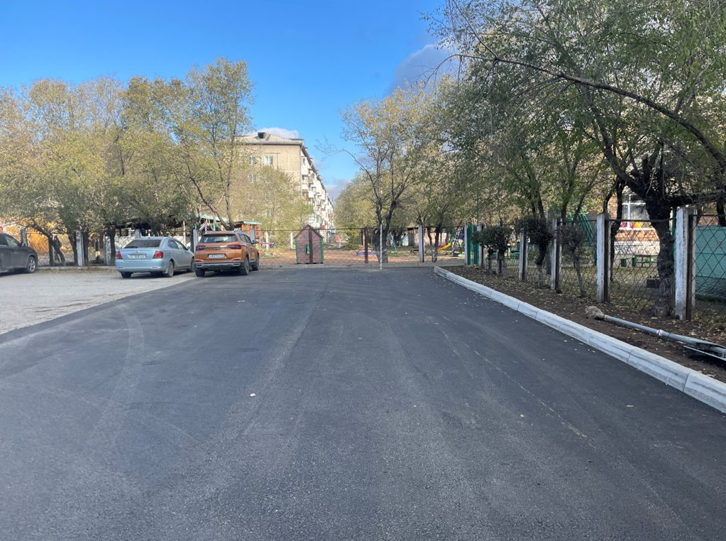 Восстановленное благоустройство на ул. Советская 48 в Абакане. Фото Т.Олейниковой