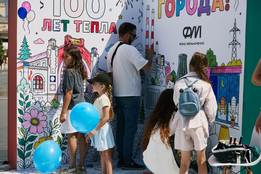 Большая раскраска с изображением первой ТЭЦ в Новосибирске популярна у детей и взрослых. В течение всего этого года компания СГК проводит серию мероприятий в рамках проекта &laquo;100 лет тепла&raquo;: встречи, выставки и другие события, приуроченные к 100-летию со дня запуска ТЭЦ-1