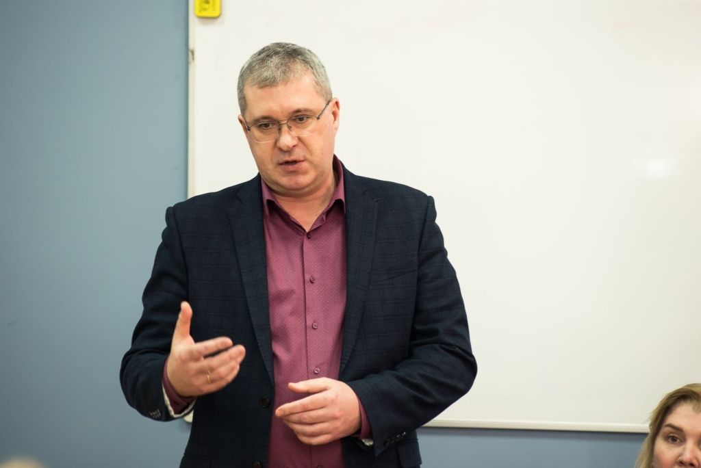 Директор Кемеровской ГРЭС Андрей Катуганов рассказал студентам техникума о работе производственных подразделений электростанции и о специфике работы в энергетике