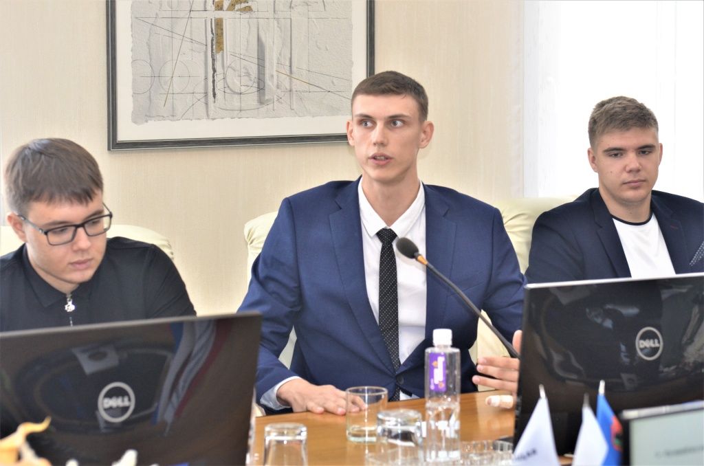 Артем — выпускник программы подготовки «Целевой энергетический поток СГК» Артем — выпускник программы подготовки «Целевой энергетический поток СГК»