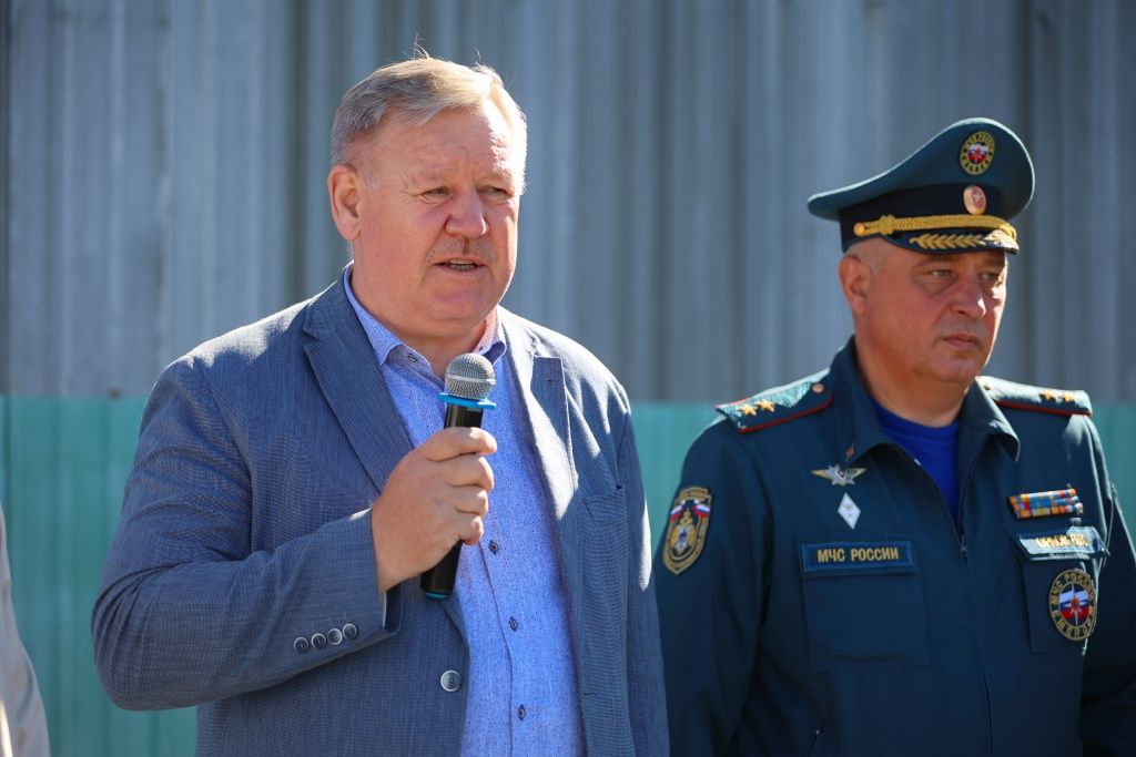 Приветствовали участников исполнительный директор Сибирской генерирующей компании Сергей Кузнецов и начальник ГУ МЧС России по Новосибирской области Виктор Орлов