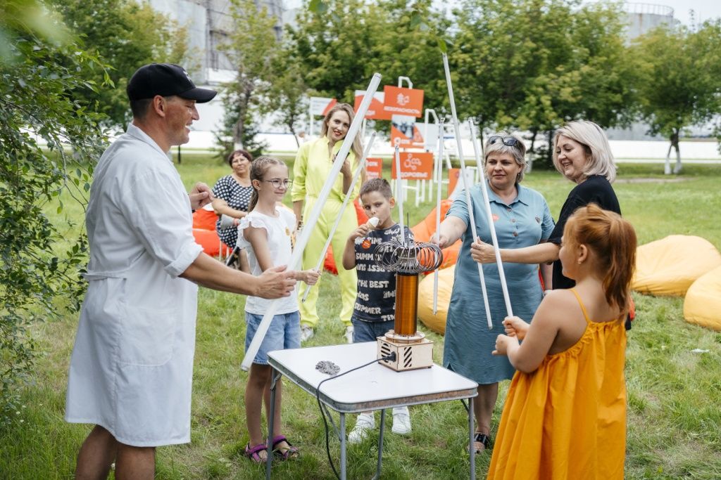 Физика &mdash; это почти магия, &mdash; в очередной раз доказали волшебники из клуба Чародеи