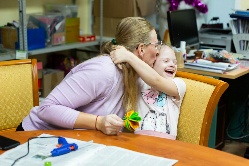 Энергетики СГК поделились теплом и хорошим настроением с ребятами и их родителями 