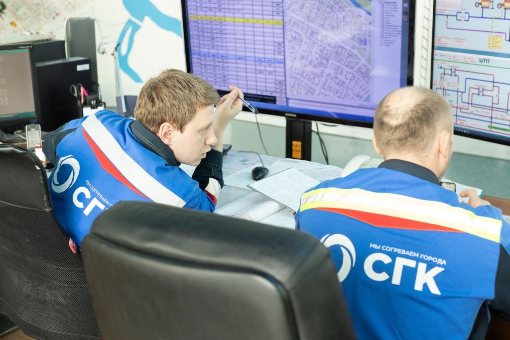 Диспетчеры тепловых сетей контролируют десятки параметров работы оборудования, в том числе руководствуются прогнозом погоды