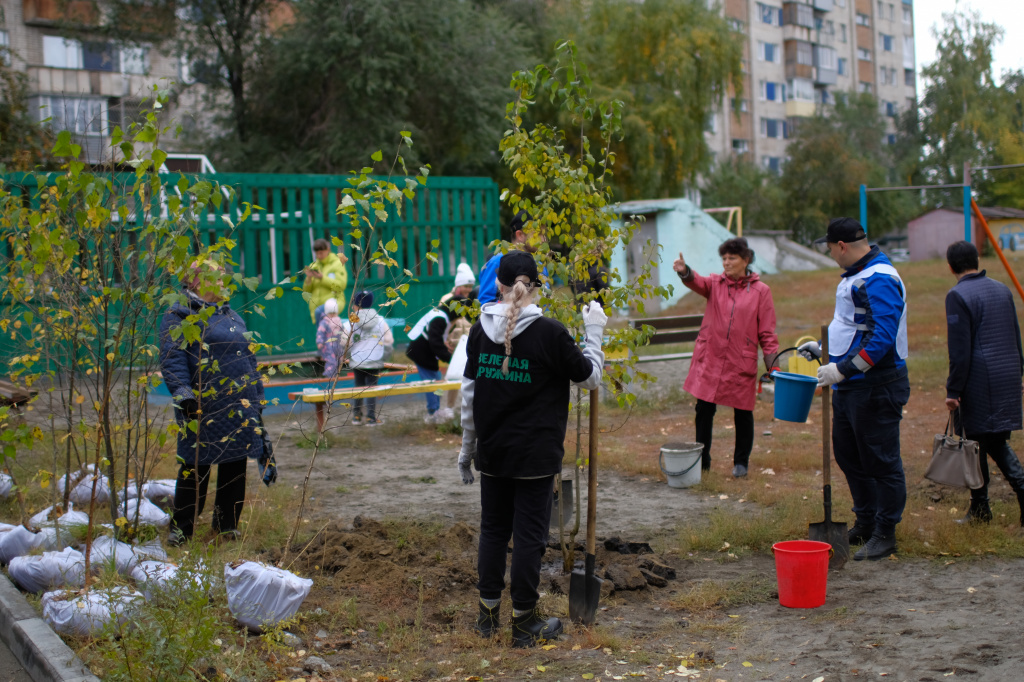 Добавили зеленого в осенние краски: в сибирских городах прошел Экомарафон СГК