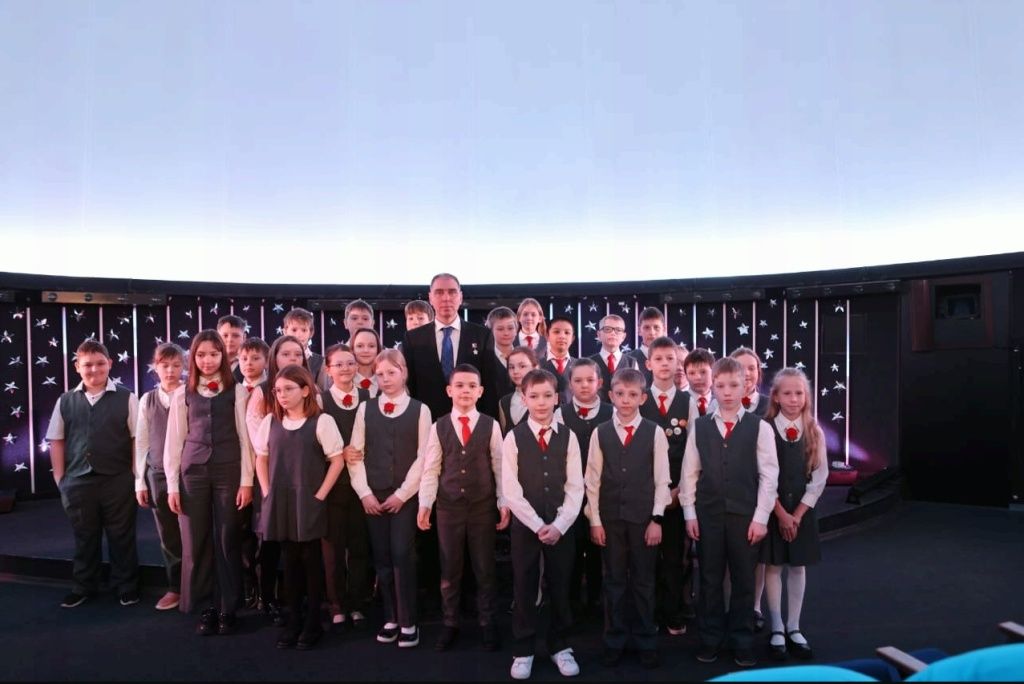 Дети задавали самые разнообразные вопросы &mdash; от подготовки к полётам до ощущений в невесомости