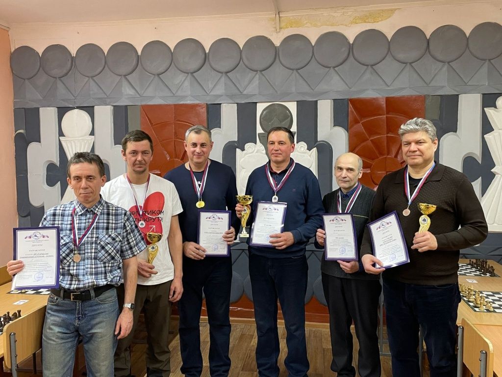 Представители &laquo;СГК-Алтай&raquo; Павел Путинцев и Олег Казанцев заняли второе командное место в соревнованиях по шахматам