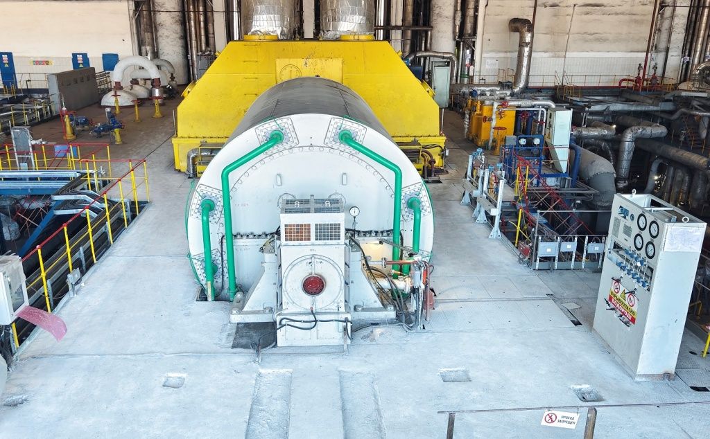 Новый генератор установлен на усиленный фундамент 