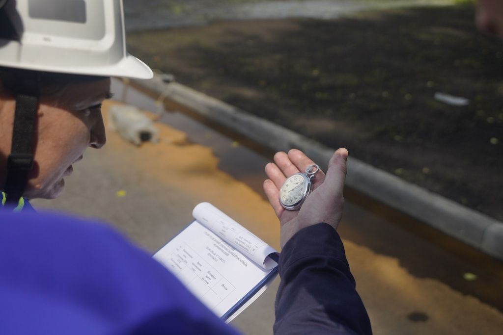 Главный помощник судей &mdash; секундомер 