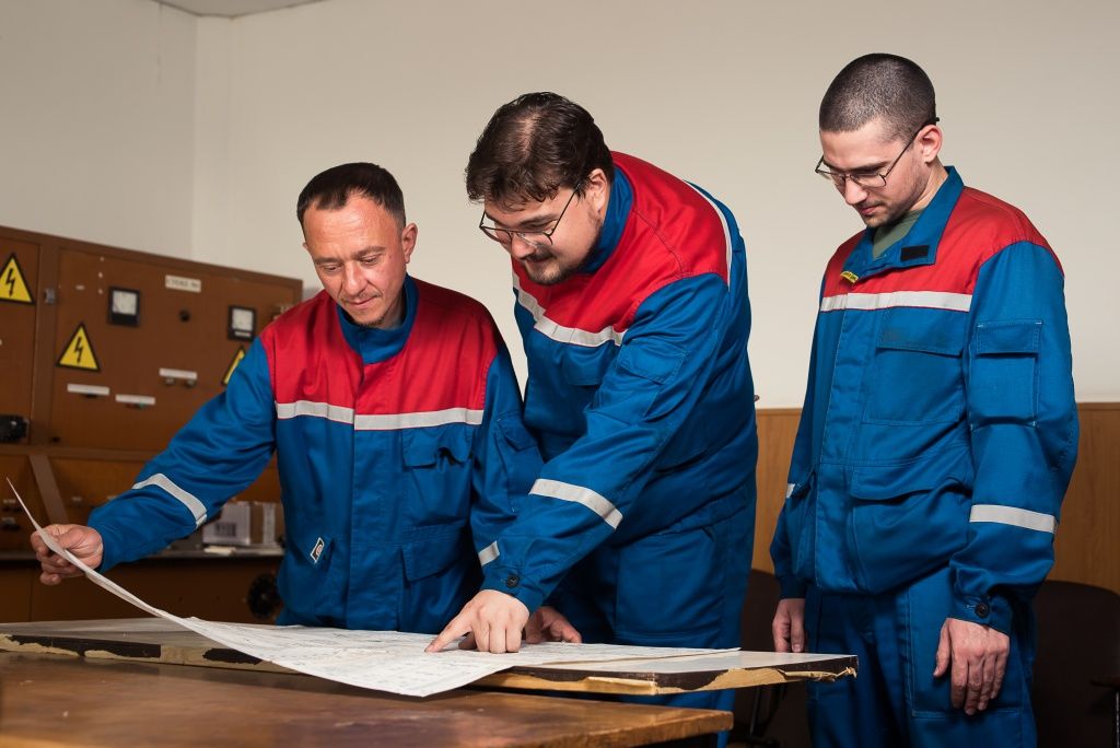 В энергетике огромную роль играет команда. Те, кто рядом. Коллеги всегда поддержат и помогут 