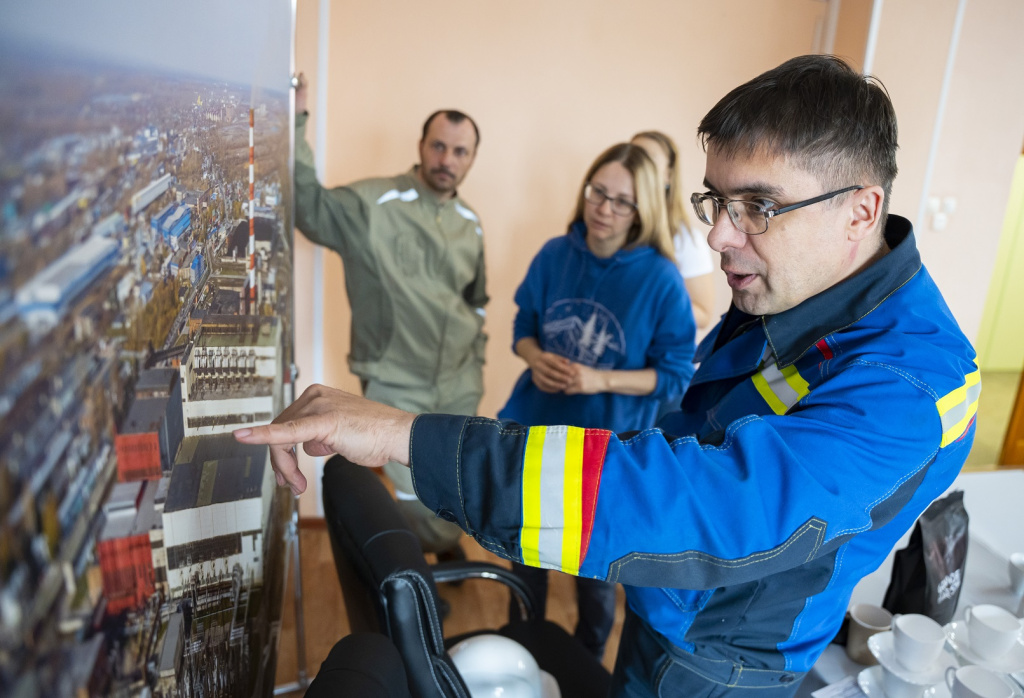 «Как работает то, что они проектируют»: молодые инженеры посетили Новосибирскую ТЭЦ-3