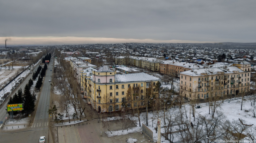В Девятом поселке Черногорска по улице Кирова в этом году будет обновлено более 200 метров тепловых сетей. На этом участке за последние 5 лет произошло более 14 порывов, сеть эксплуатируется с 1954 года