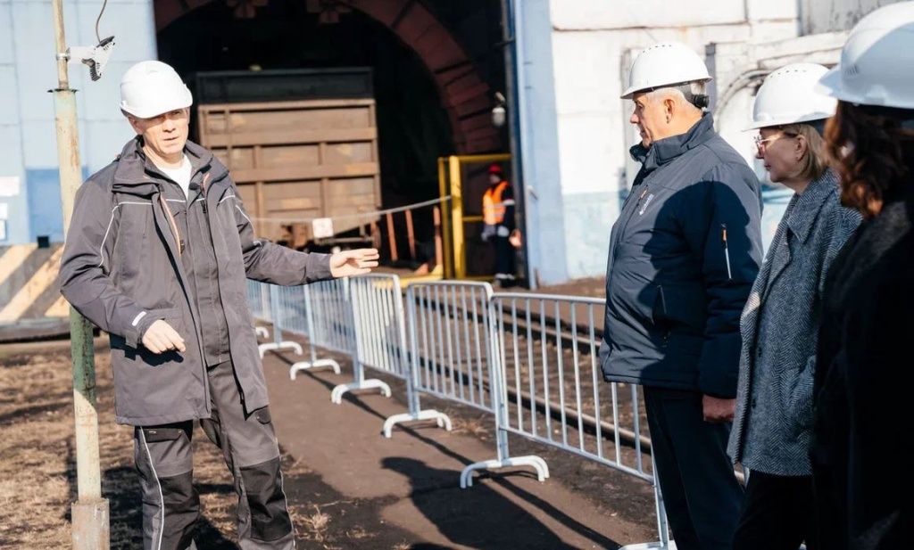 Вагоноопрокидыватель &mdash; уникальное оборудование, позволяющее выгружать на топливный склад до двух составов угля в сутки