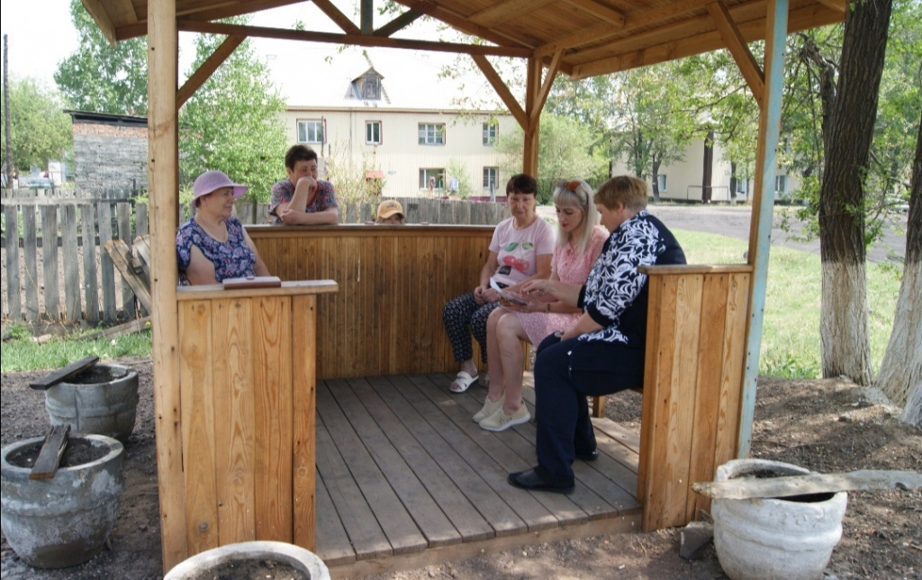 Жительницы Черногорска. Фото pulse19.ru