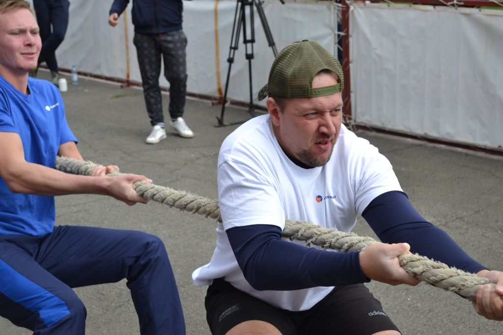 Соревнования по перетягиванию каната вызвали наибольшие эмоции у болельщиков и зрителей