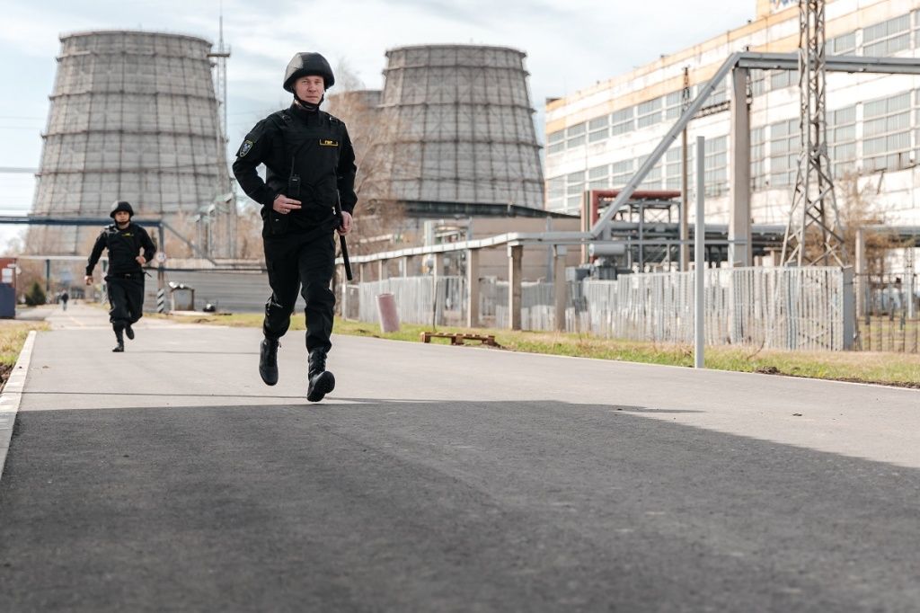 На задержание нарушителя выдвинулись сотрудники охраны