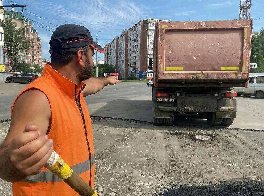 Работают командой