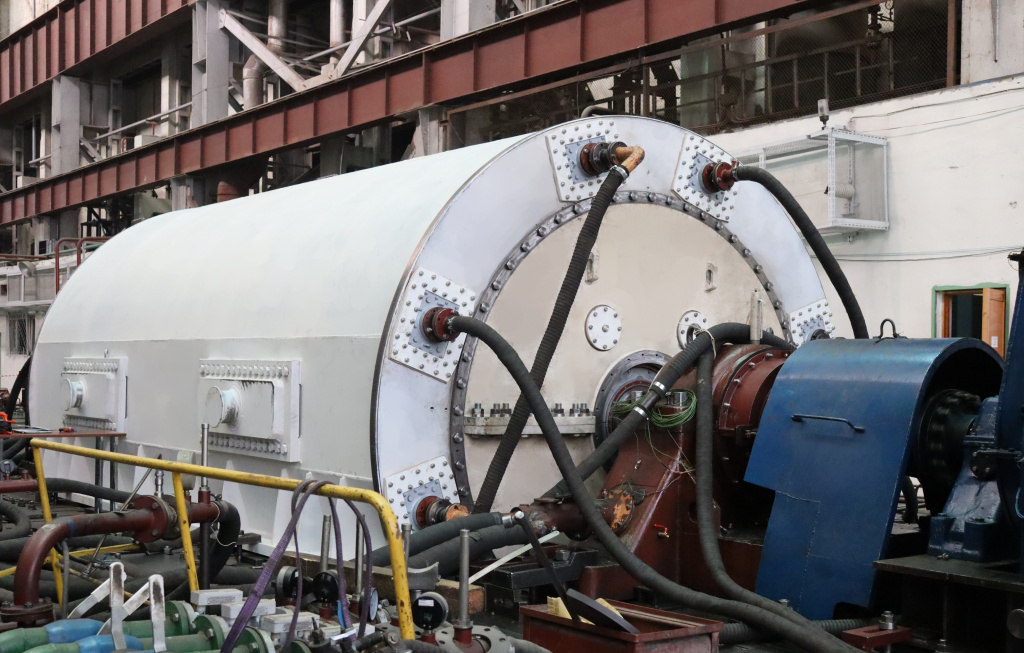 Испытания турбогенератора для Томь-Усинской ГРЭС на заводе «ЭЛСИБ»