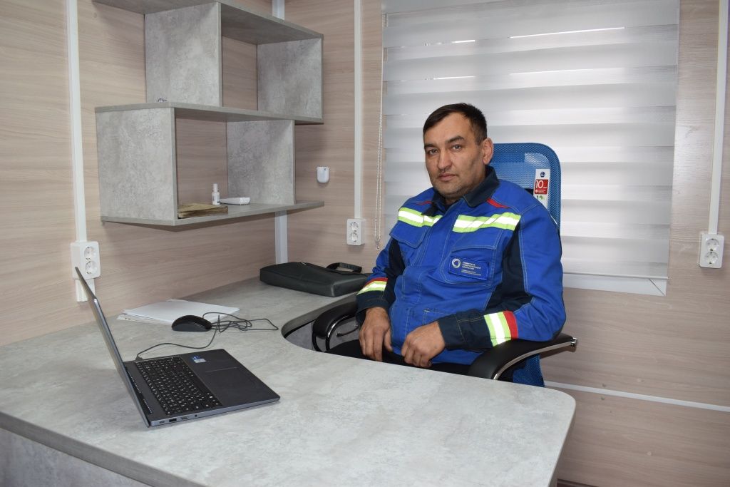 Мастер Алексей Евдокимов уже провел несколько встреч на новом рабочем месте