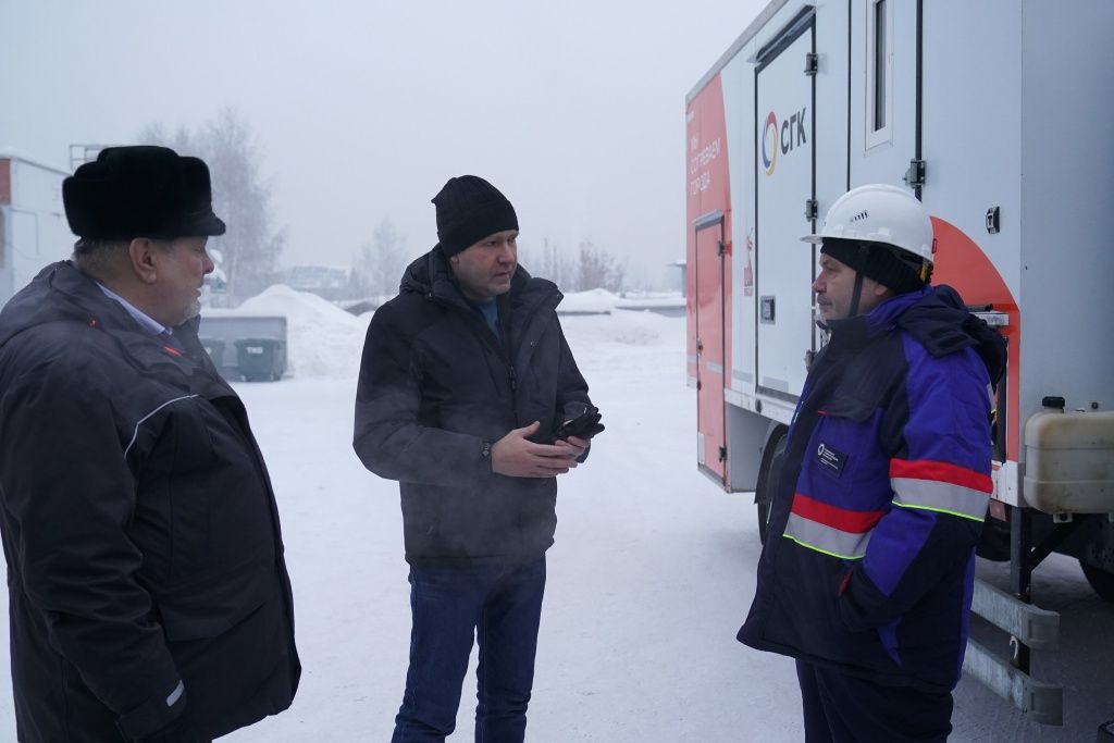 Глава города Кемерова Дмитрий Анисимов на производственной площадке КТСК на улице Свободы 