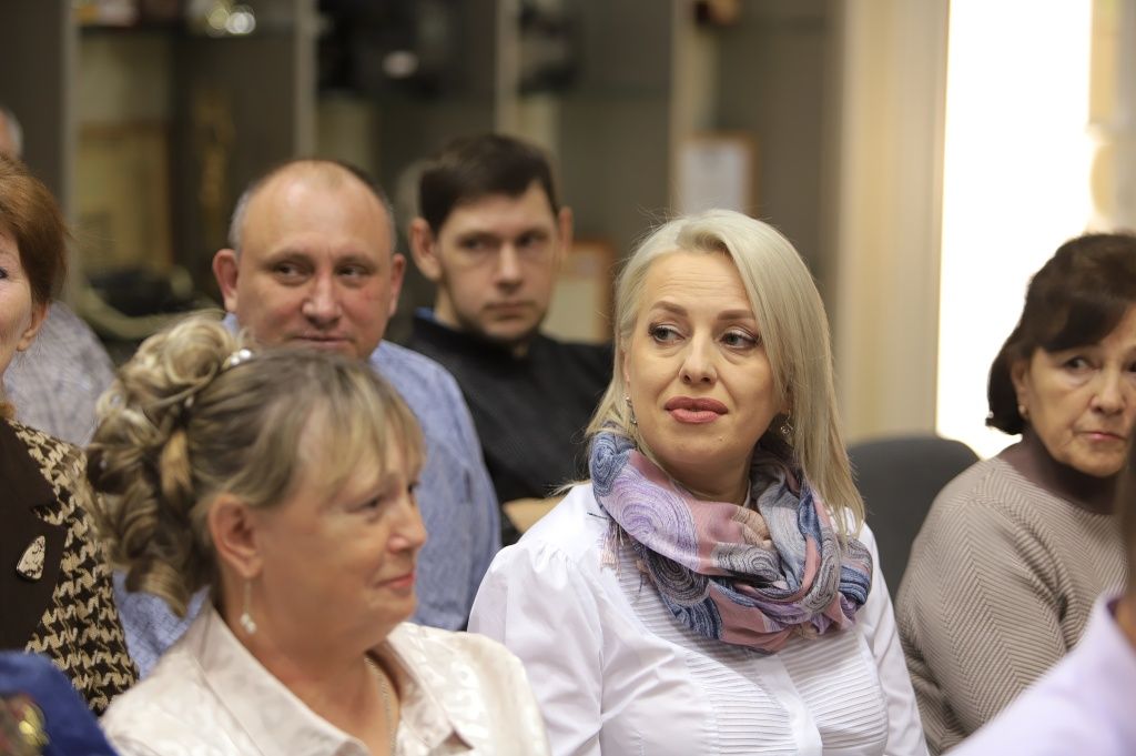 Участники бийской встречи в рамках проекта СГК &laquo;Дом с теплом&raquo; 