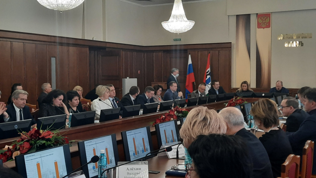 Дискуссия об инвестициях в теплосети Новосибирска вышла на уровень регионального парламента