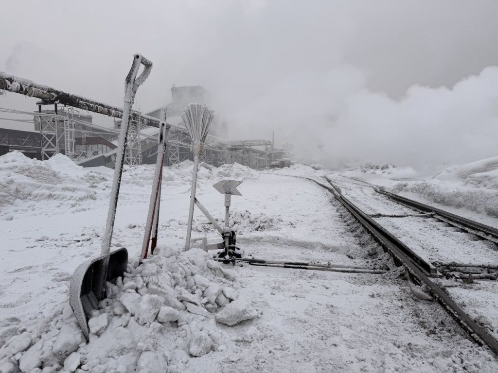 Рабочий инструмент для наведения порядка на железнодородных путях &mdash; всегда наготове 