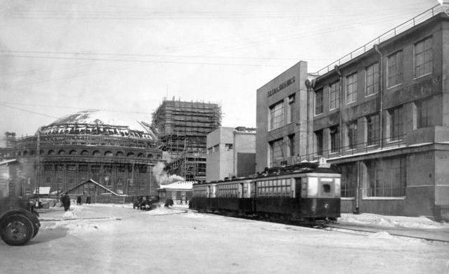 Первая городская поликлиника. Фото с сайта Новосибирск в фотозагадках. Краеведческий форум
