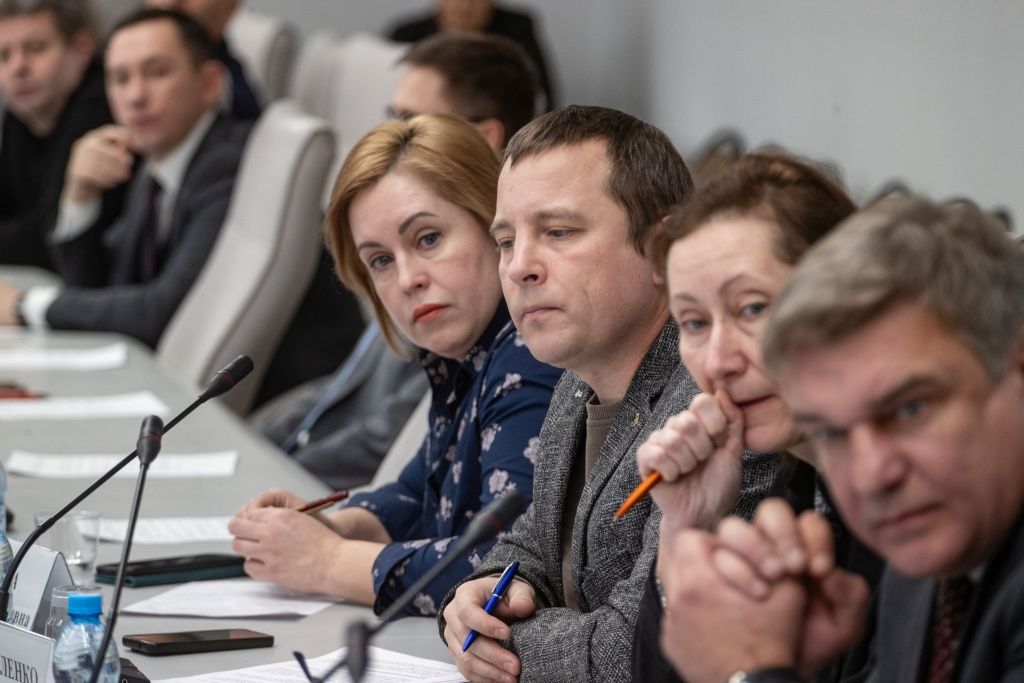 Вопросы депутатов Законодательного Собрания края касались социальных обязательств компании