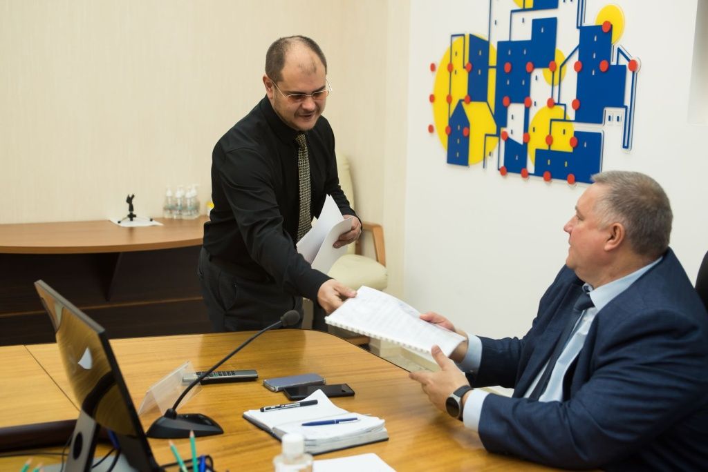 Сергей Максимов рассмотрел в работе различные подходы к организации ремонтов оборудования на предприятии