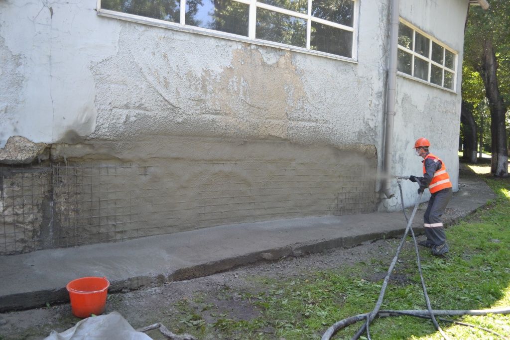 Практическую часть семинара провели на фасаде здания гаража Барнаульской ТЭЦ-2