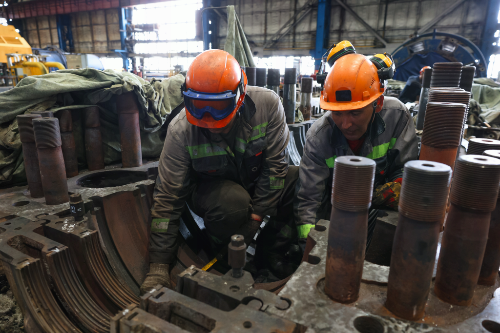 Ремонтная площадка турбинного цеха Красноярской ТЭЦ-2 
