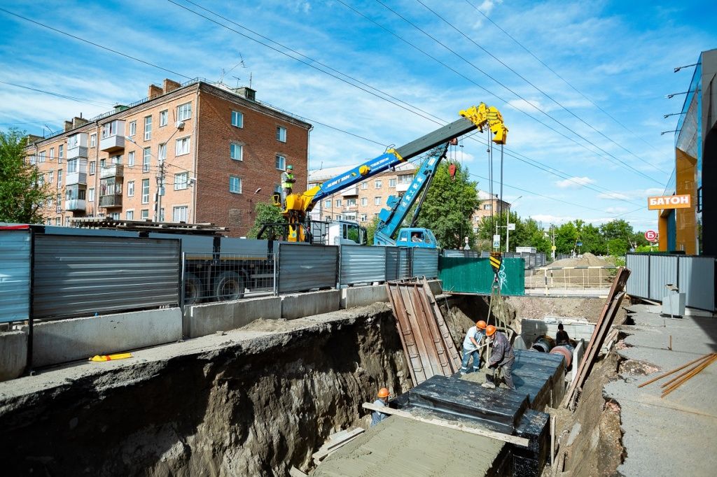 Для ремонта теплосети ограничена только часть дороги, проезды во дворы сохранены открытыми 
