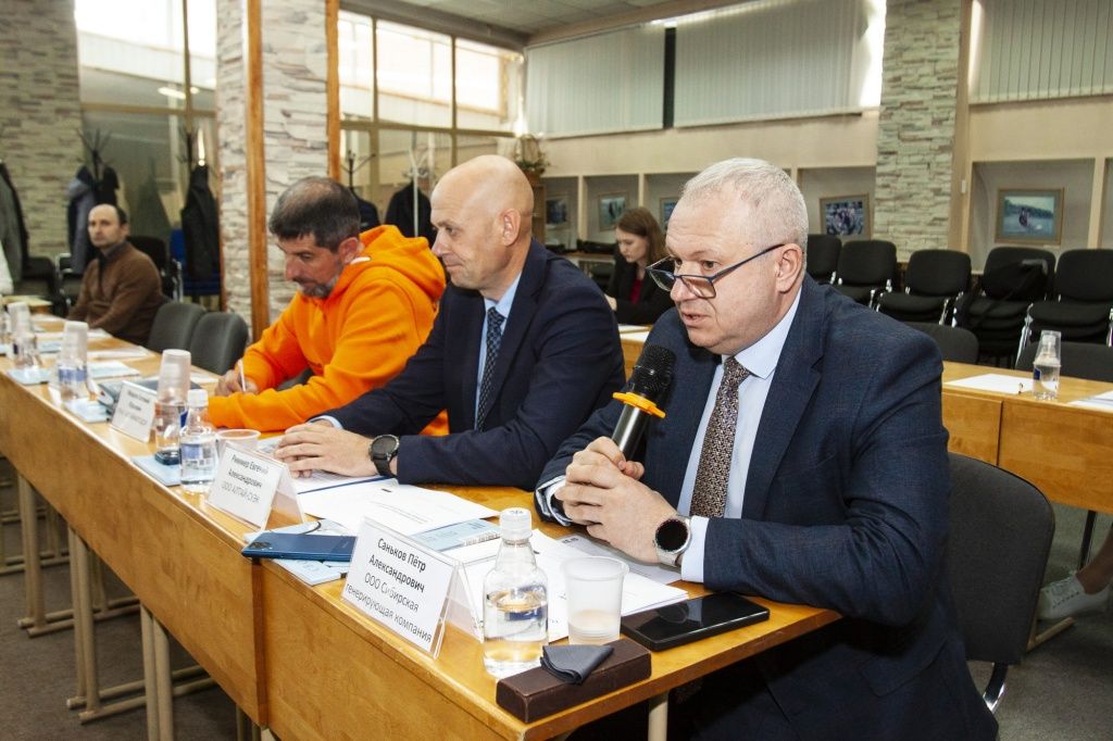 Директор по реализации золошлаковых материалов Сибирской генерирующей компании Пётр Саньков подробно рассказал о возможностях использования золошлаков