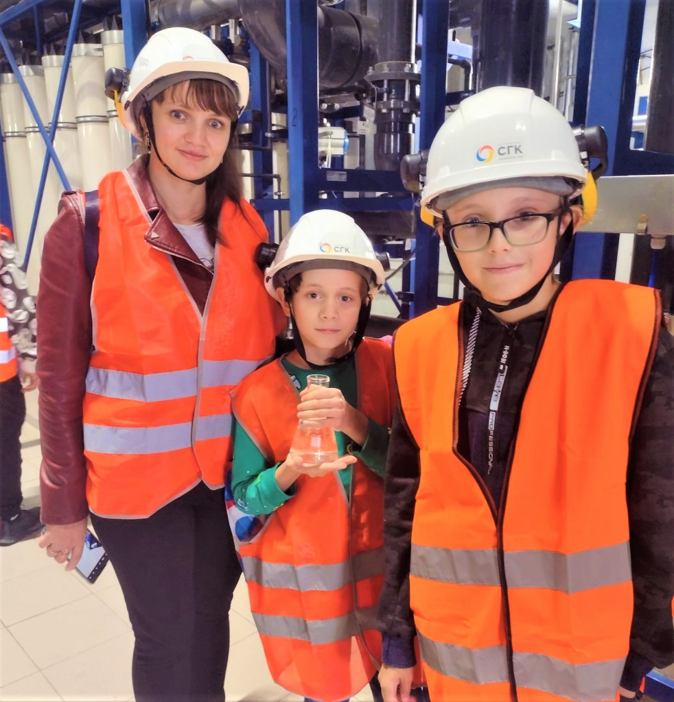 Алена Захарова и ее сыновья, Максим и Денис, впервые побывали на Беловской ГРЭС