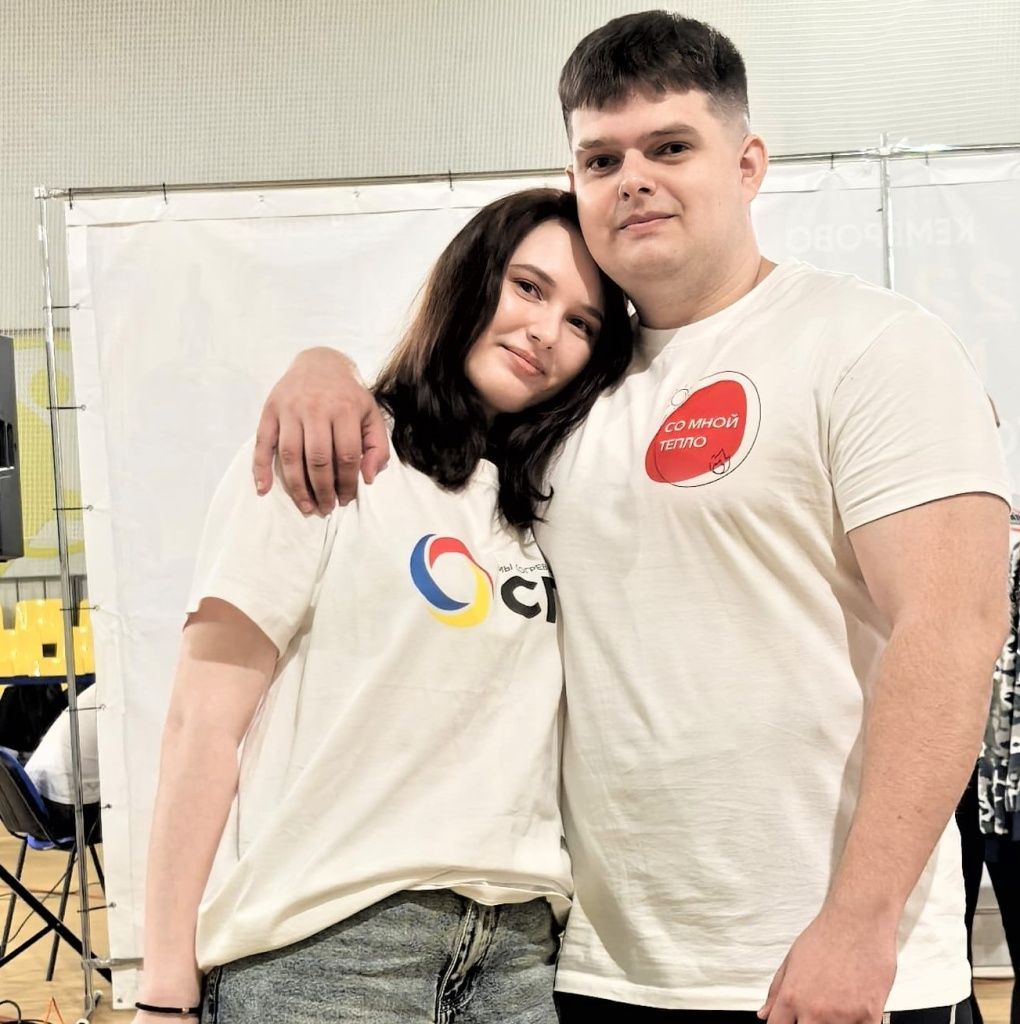 Девушка Андрея, Екатерина, всегда поддерживает его на соревнованиях и тренировках. Она также работает на Кемеровской ТЭЦ
