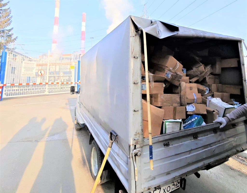 Бумажные отходы направились на переработку. В Кузбассе из них делают гофрокартон и упаковочную бумагу.