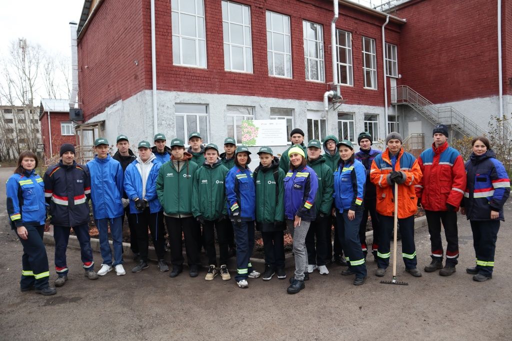 Сотрудники НГРЭС вместе со школьниками и студентами НЭСТ