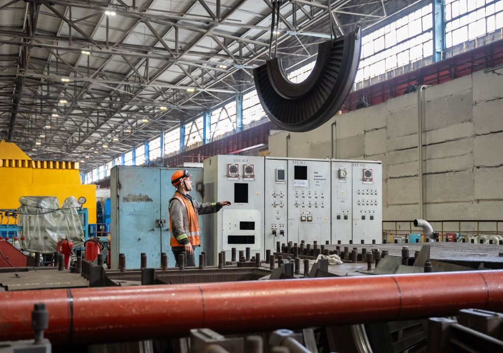 Все капитальные работы выполняются в цехах ТЭЦ, вывозить оборудование за пределы станции нет необходимости