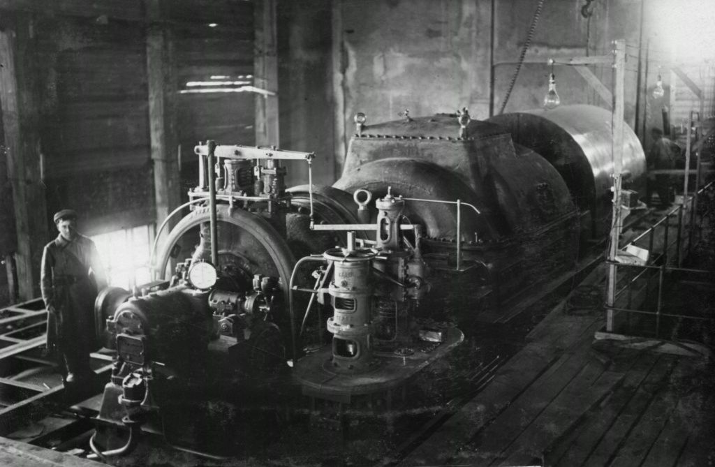 Строительство станции. Фото из архива музея Новосибирской ТЭЦ-2 Строительство станции. Фото из архива музея Новосибирской ТЭЦ-2