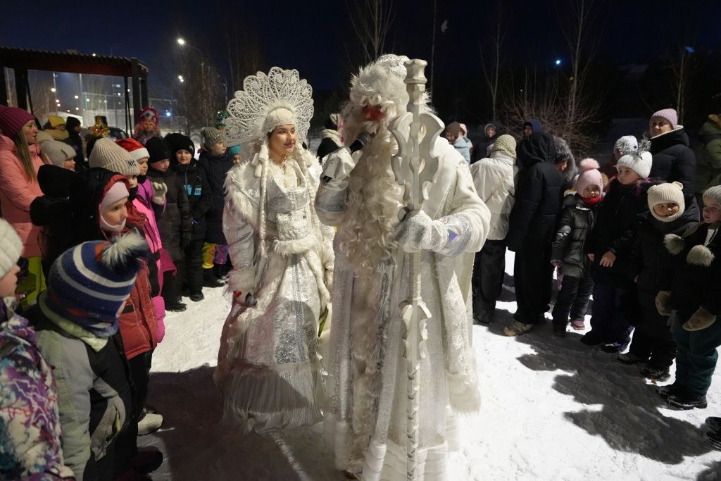 Дед мороз и Снегурочка &mdash; главные волшебники праздника