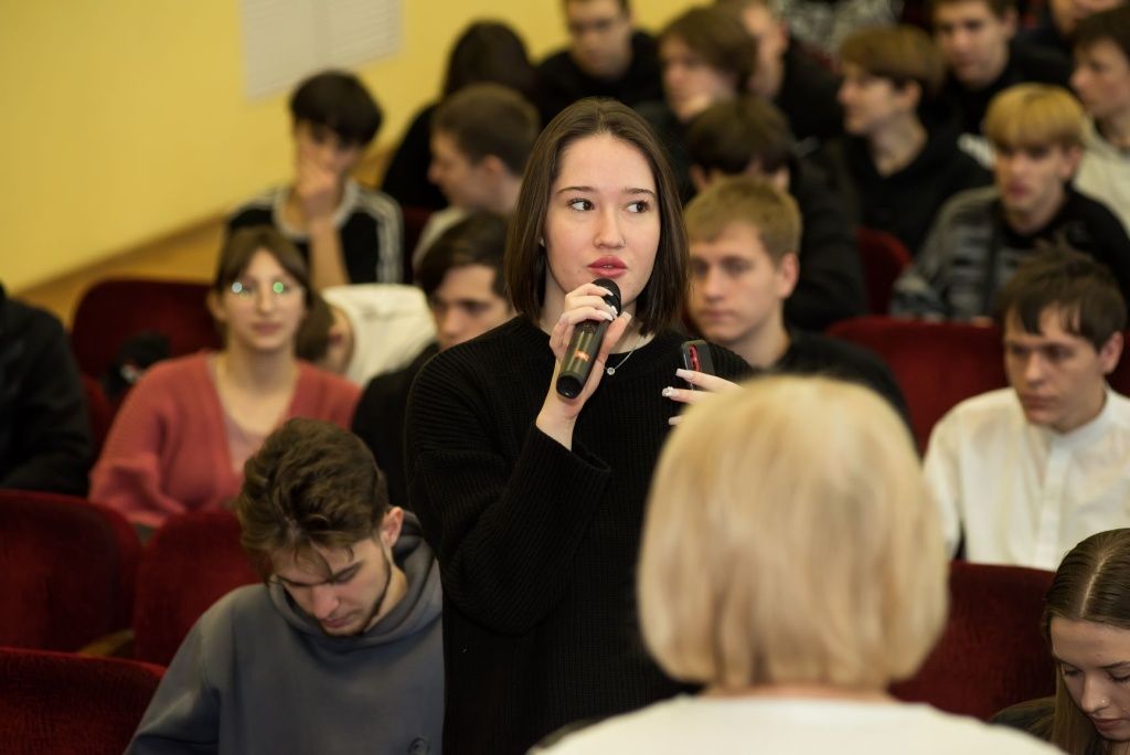 На встрече студенты могли задать все возникшие у них вопросы
