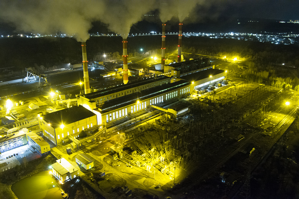 Павел Якис подчеркнул, что проект реновации Томь-Усинской ГРЭС, одной из крупнейших тепловых электростанций Сибири, способствовал повышению устойчивости работы энергосистемы и надежности энергоснабжения потребителей в южной части Кузбасса