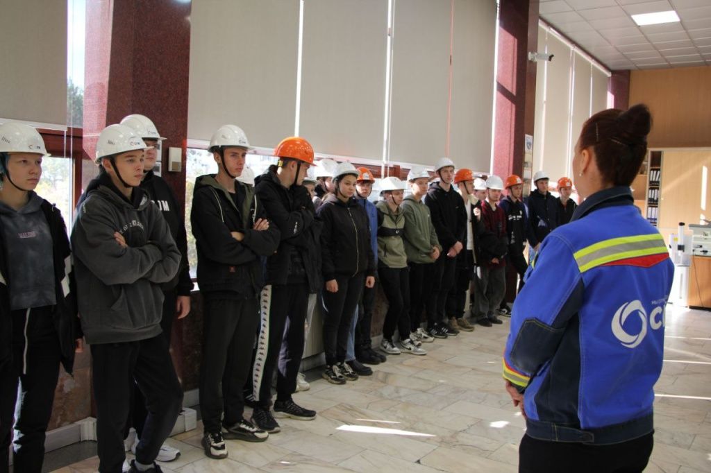 Главный щит &mdash; сердце Приморской ГРЭС. Многие студенты побывали здесь в первый раз