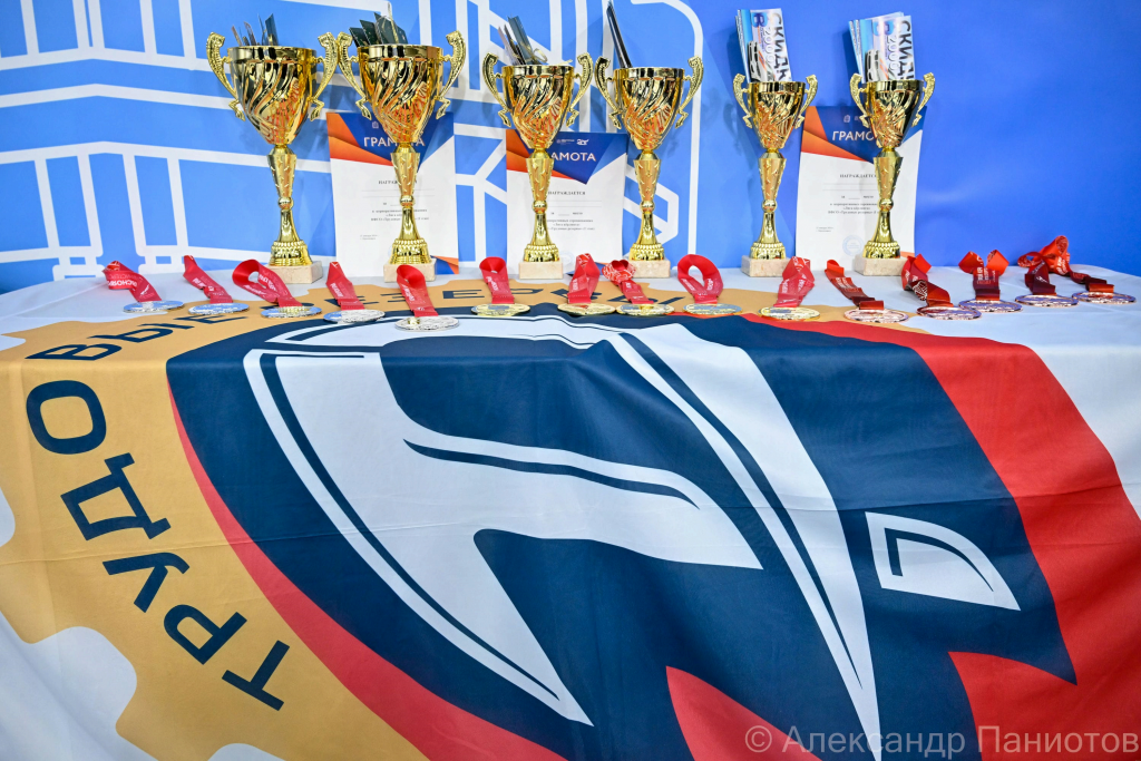 Женская команда СГК стала победителем первого этапа корпоративных соревнований по кёрлингу в Красноярске 