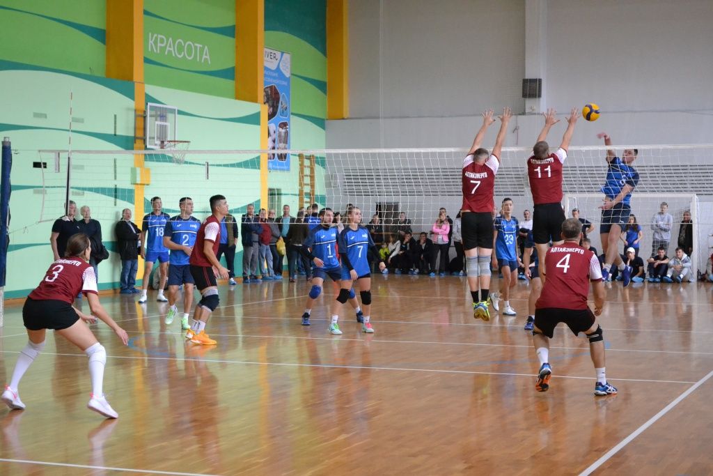 В волейбольном турнире вновь не нашлось равных команде &laquo;Алтайэнерго&raquo;