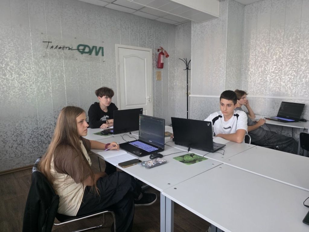 Воспитанники Центра талантов Фонда Мельниченко «Рубцовск» рады началу нового учебного года Воспитанники Центра талантов Фонда Мельниченко «Рубцовск» рады началу нового учебного года