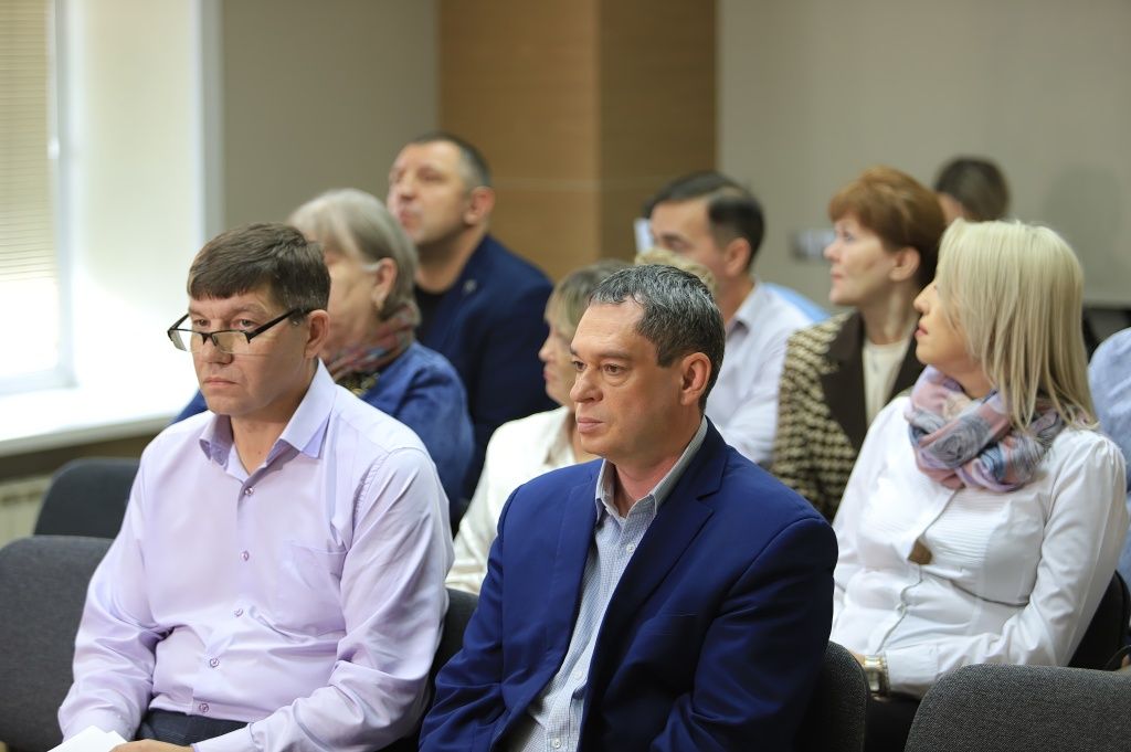 На второй встрече в рамках проекта &laquo;Дом с теплом&raquo; общественники, управляющие организации, представители СГК и администрации Бийска обсудили подготовку и начало ОЗП 2025-2026 годов и планы на летнюю ремонтную кампанию